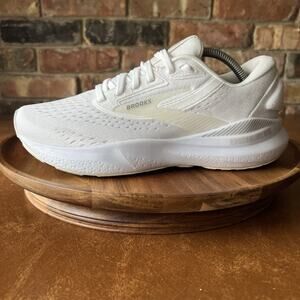 Brooks Adrenaline GTS 24 Supportive Women's 7.5 M White Running Shoes Sneakers